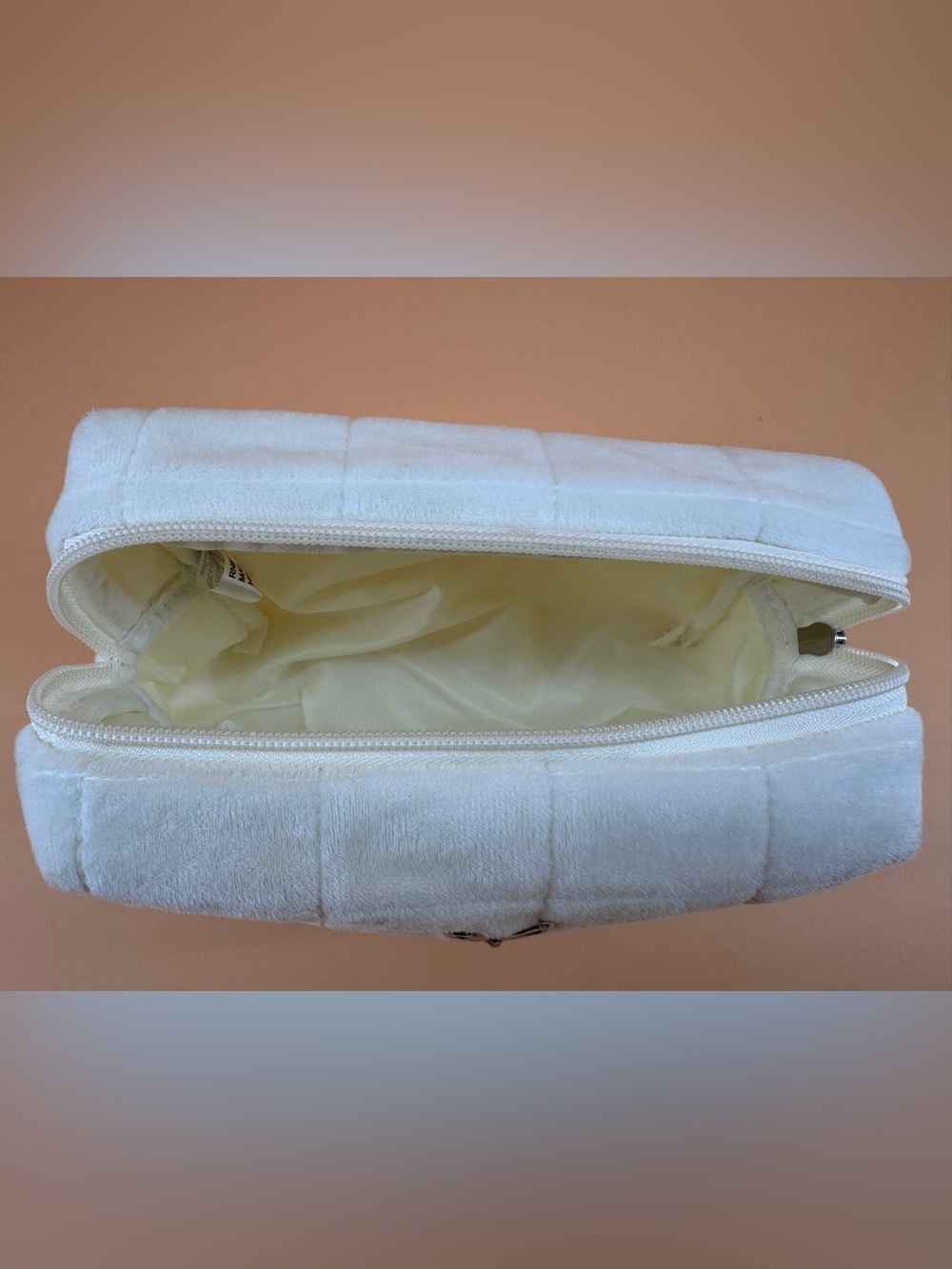 Wild Fable Target Quilted Bow Makeup Bag White - Picture 8 of 13